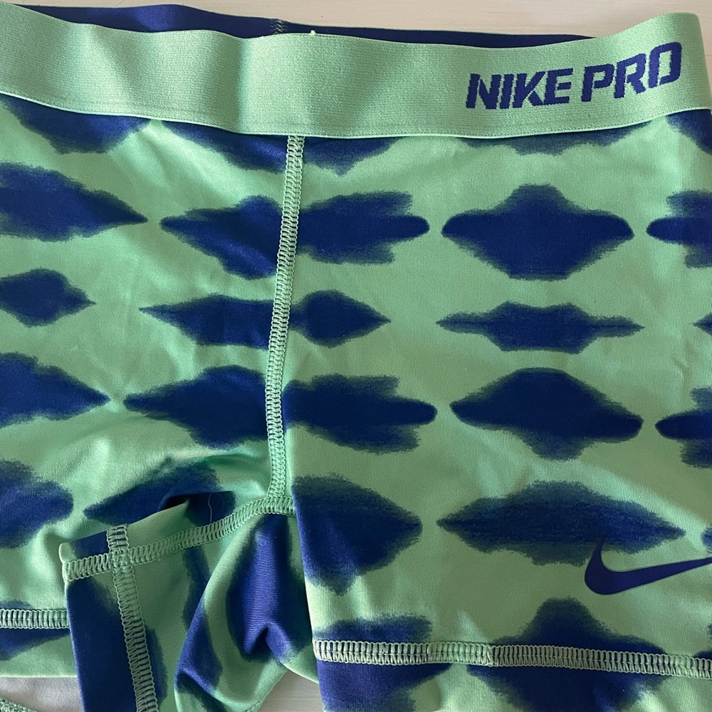 Nike small athletic short